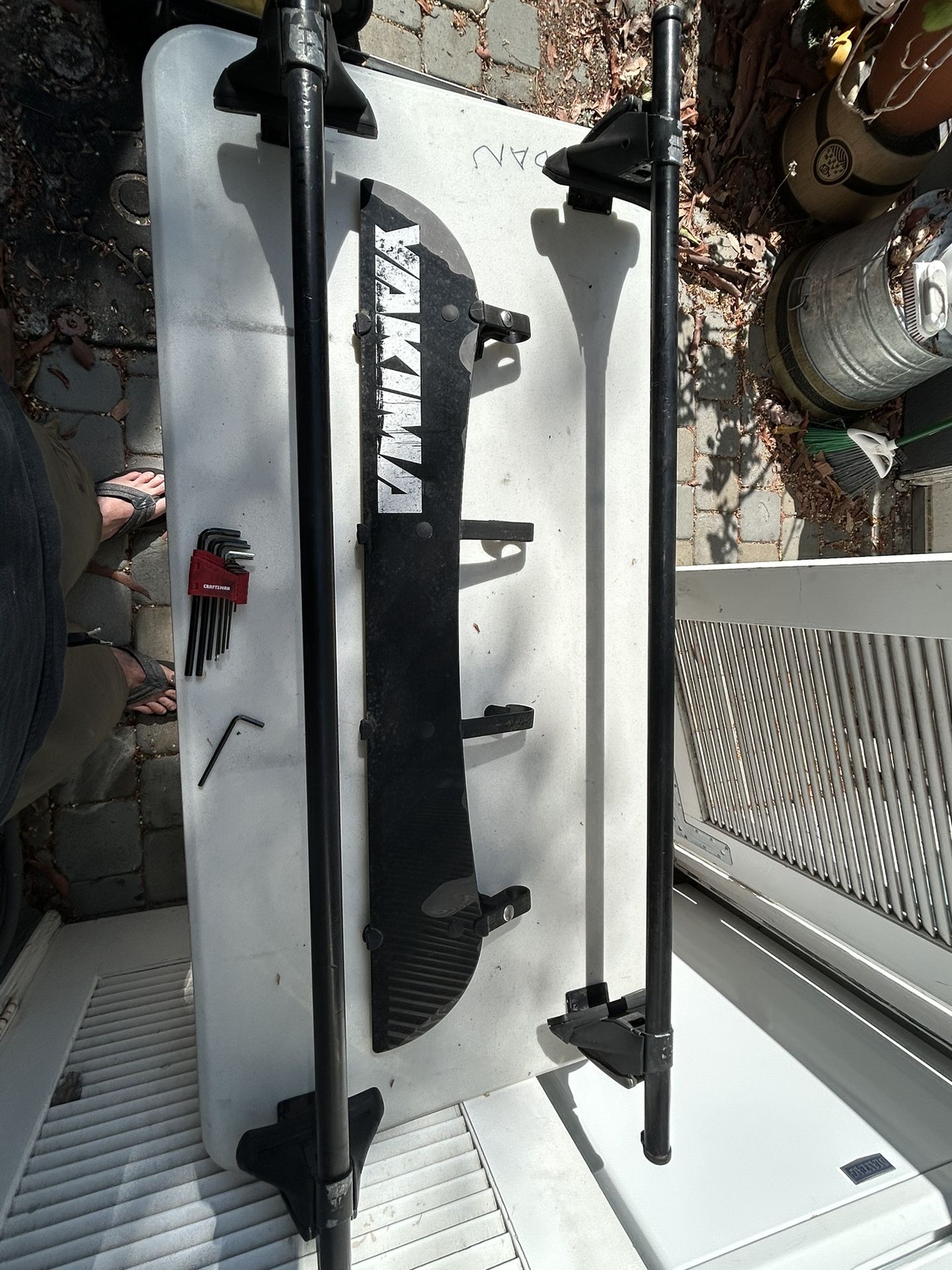 40” Yakima Roof Rack w/ Windshield