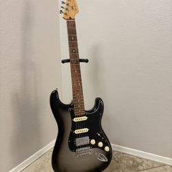 Fender Stratocaster Guitar - Silverburst