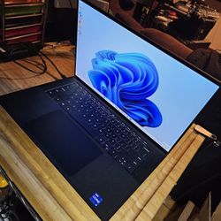 Dell XPS Gaming PC Intel i7-11800HCPU 32GB Ram 1TB SSD GPU: NVIDIA RTX 3050