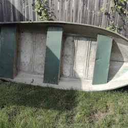 Old Aluminum SemiV 12ft Fishing Boat