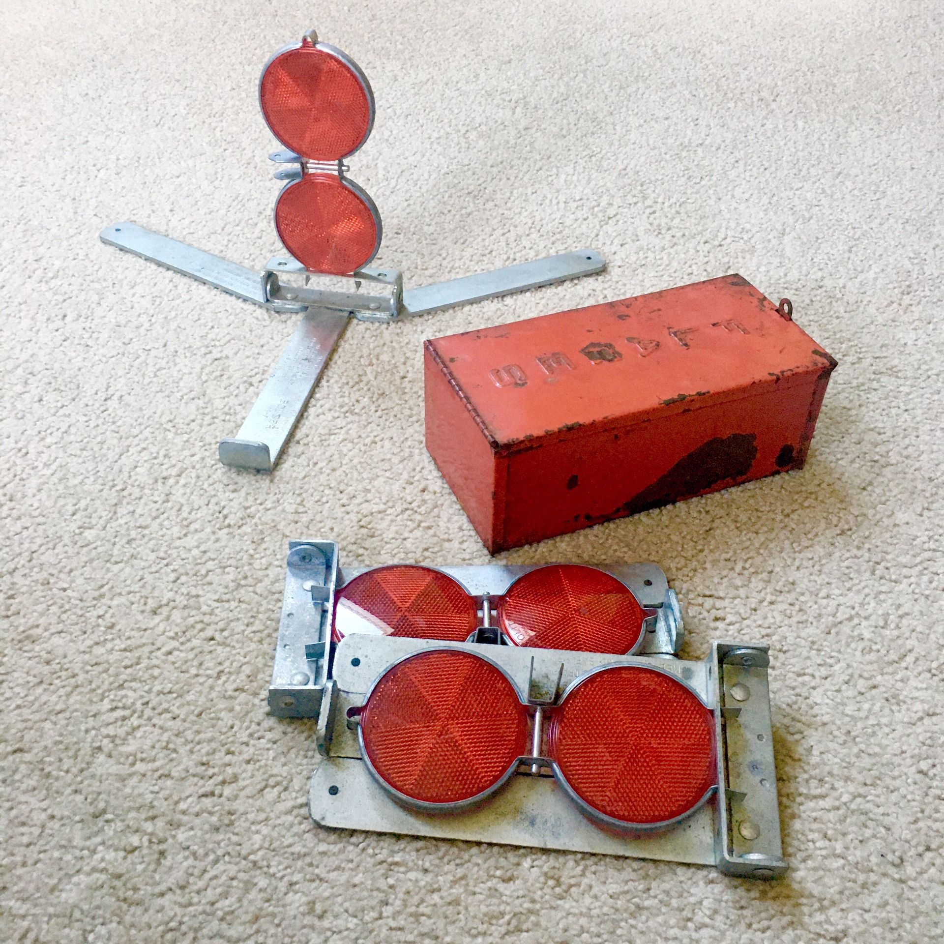 Vintage BOLSER Emergency Roadside Reflector Flare Set No. 66-F With Red Metal Box