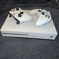 Xbox One S And 2 Controllers Digital 