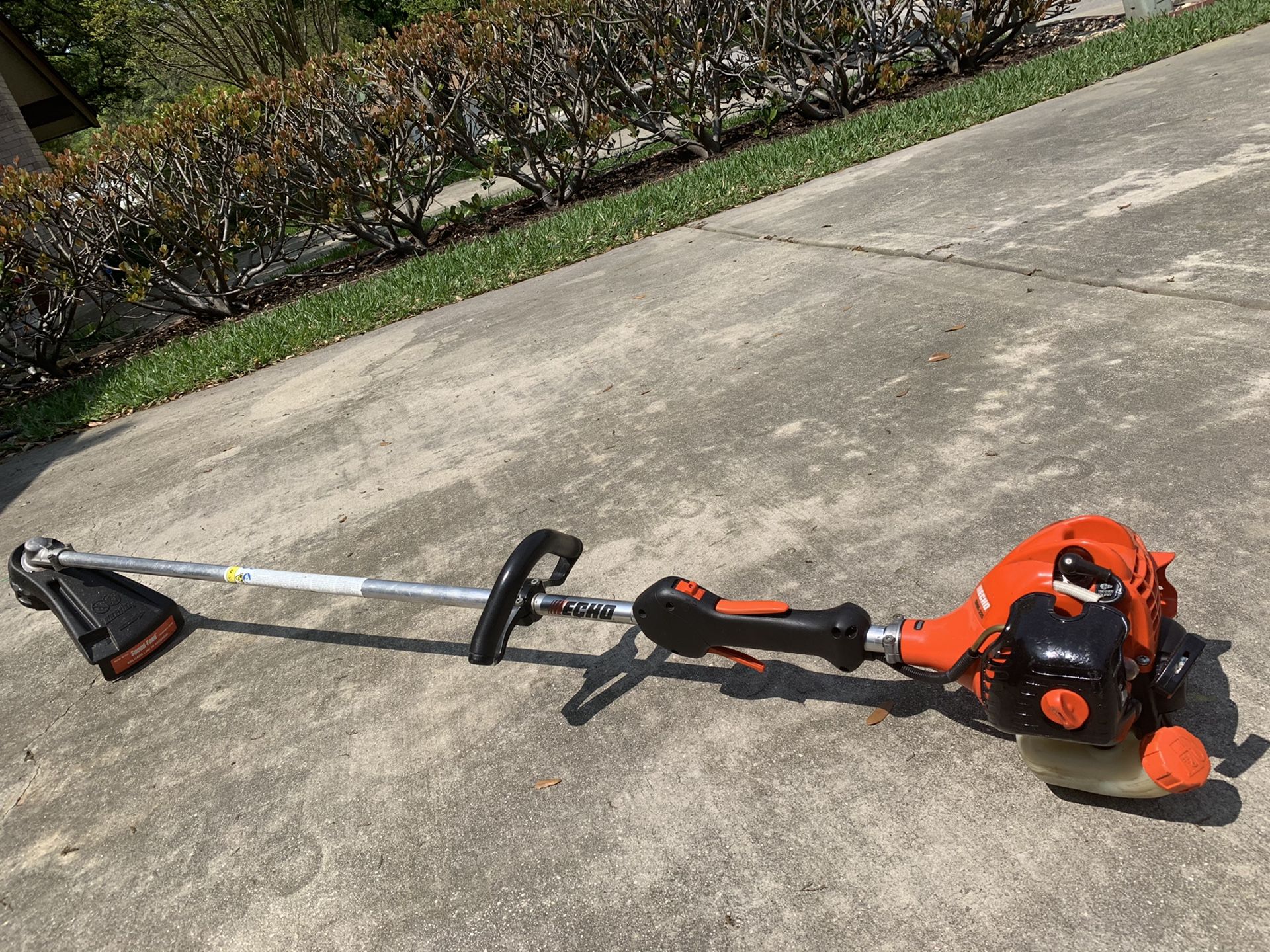 Echo weed eater it does not stay running for Sale in San Antonio, TX