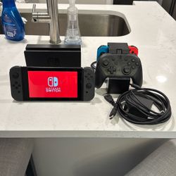 Nintendo Switch + Extras