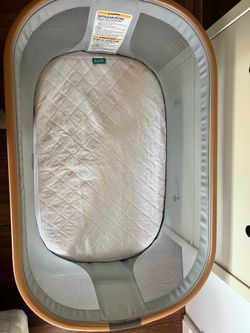 🩶 Maxi-Cosi Iora Bedside Bassinet + 3 Sheets & 3Mattress Covers 🩶