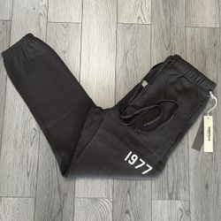 Fear of God Essentials Sweats Charcoal Gray XS Iron Cuffed