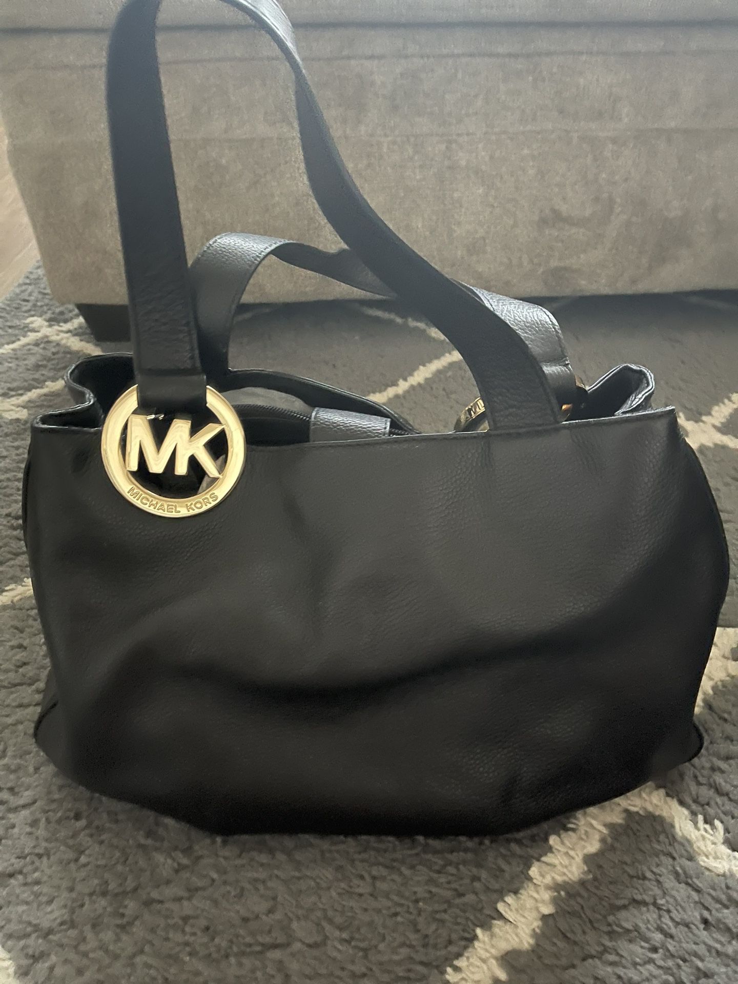 Michael Kors Leather Purse! Great Condition !