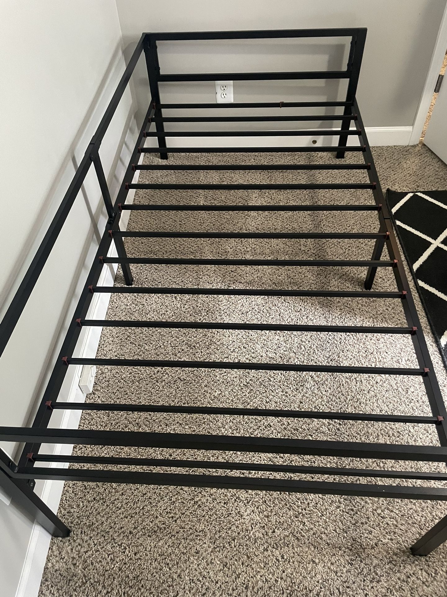 Twin Daybed and Mattress
