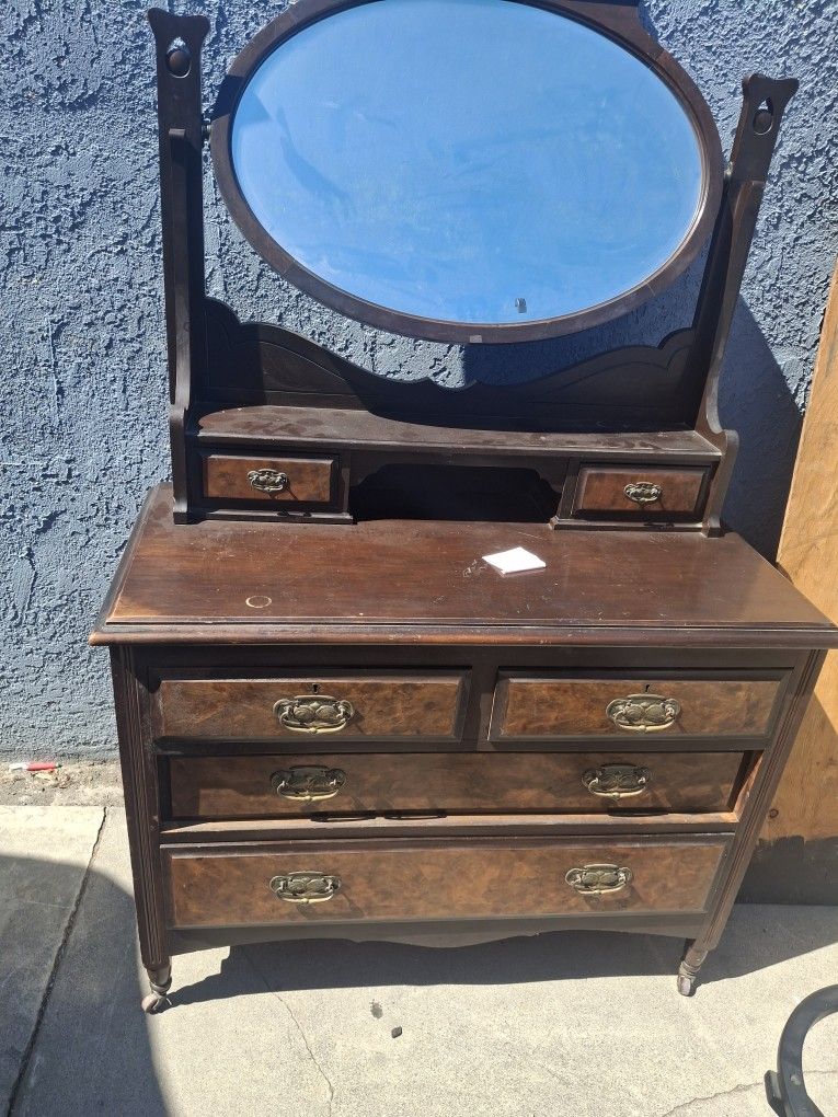 Vintage Vanity Dresser