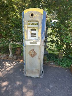 Gas Pump 1940's Benedict no insides