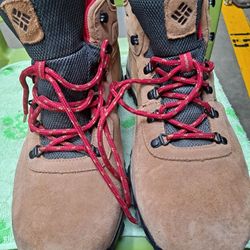 COLUMBIA HIKIN. WATERPROOF.  SWEAD BROWN.  SIZE 15