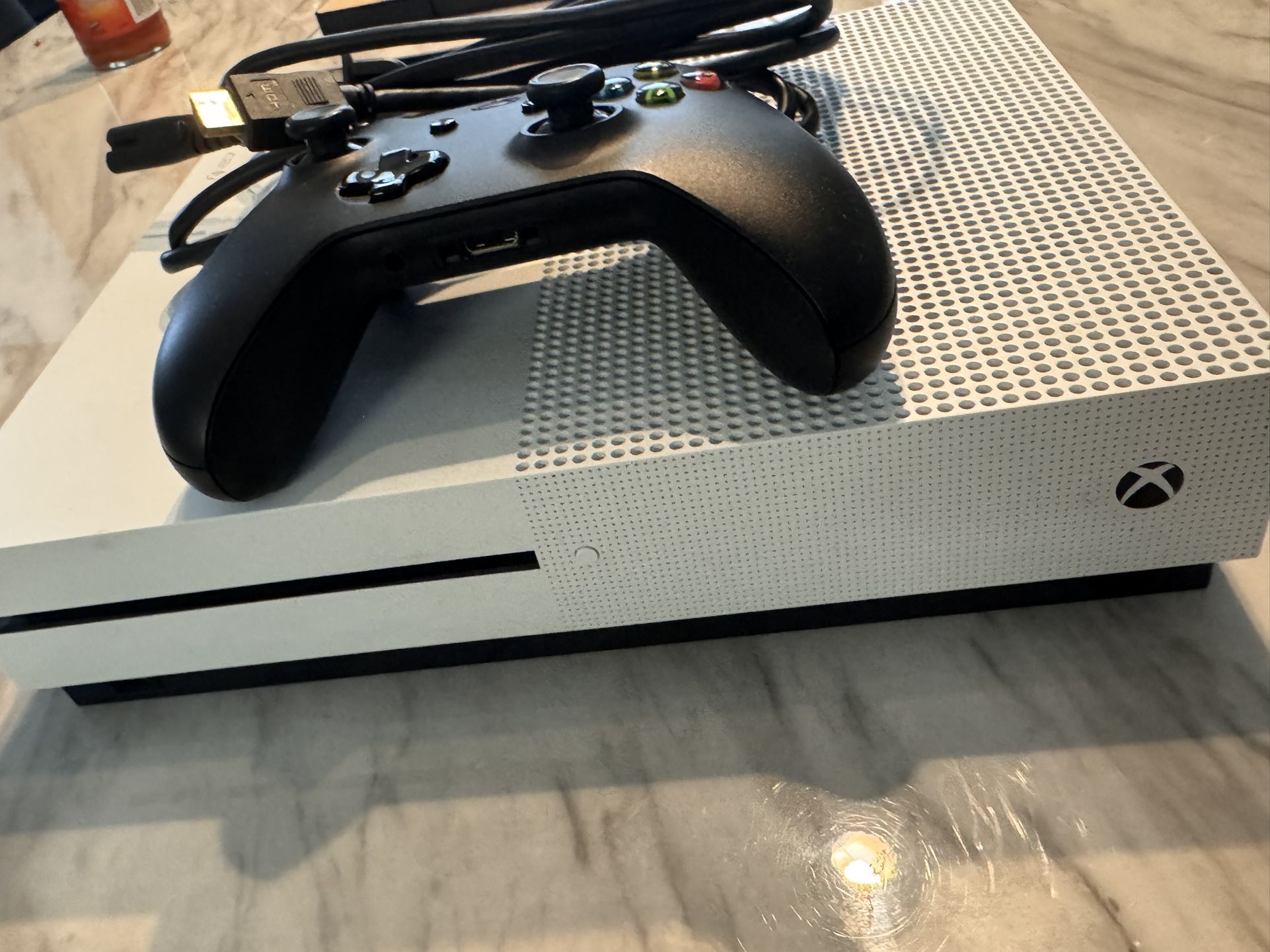 Xbox One S 