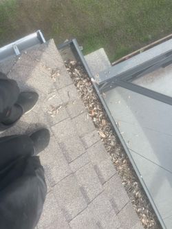 Gutter cleaner sealer