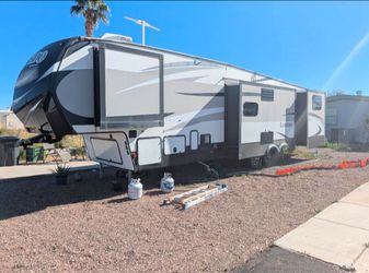 2017 Keystone Laredo – DIY Modern Boho Reno – DUAL AC & Silicone Roof