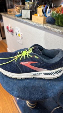 Brooks beast 20 size 8 d