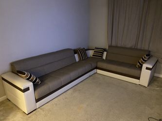 124” Wide Reversible Sleeper Corner Sectional Couch