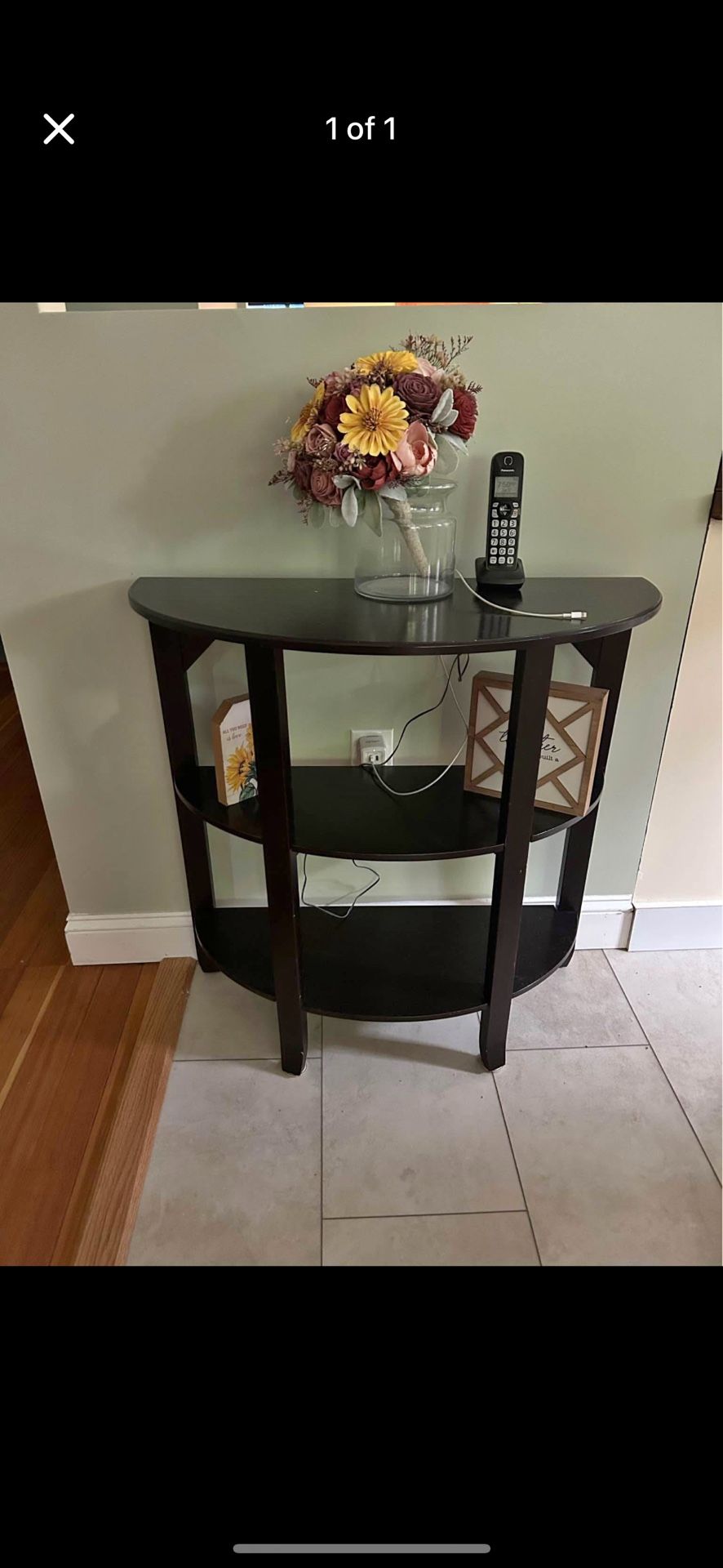 Entrance table semicircle