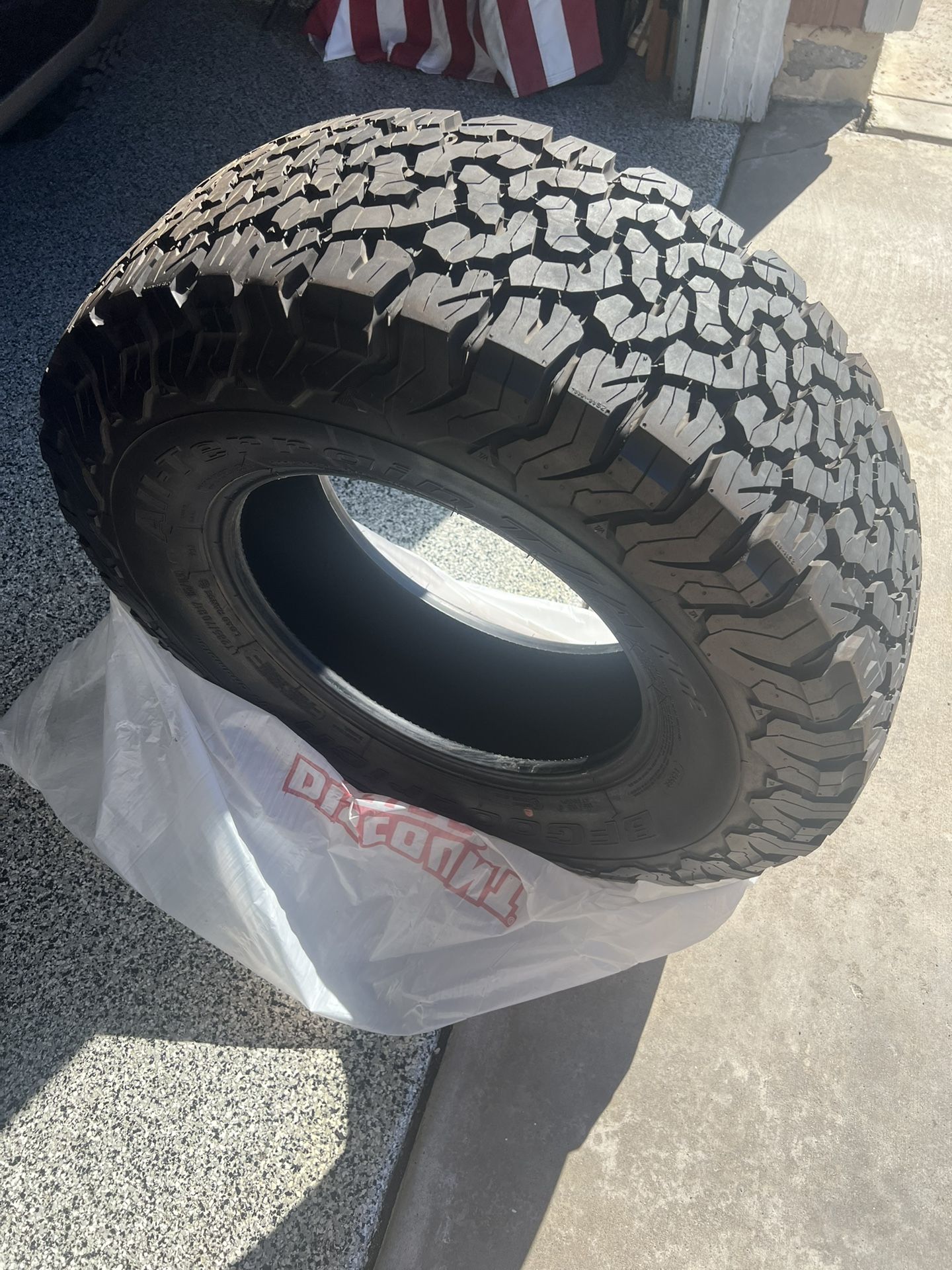 BFGoodrich KO2 285/70R17 C Unused Zero Miles