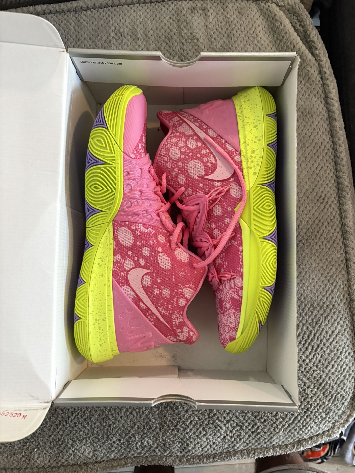 SpongeBob X Kyrie Collab Shoe Size 10.5