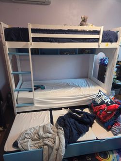 Bunk bed with memory foam mattresses