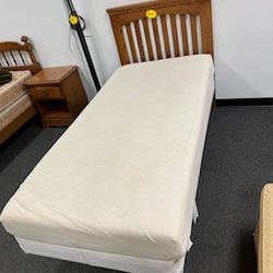 Twin Bed With mattress And Box Spring 
