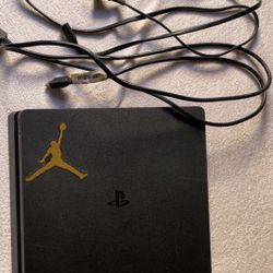 PS4 Slim 1 Tb