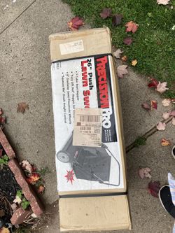New in box leaf catcher