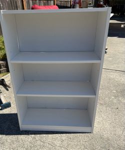 White 3 shelf adjustable bookshelf