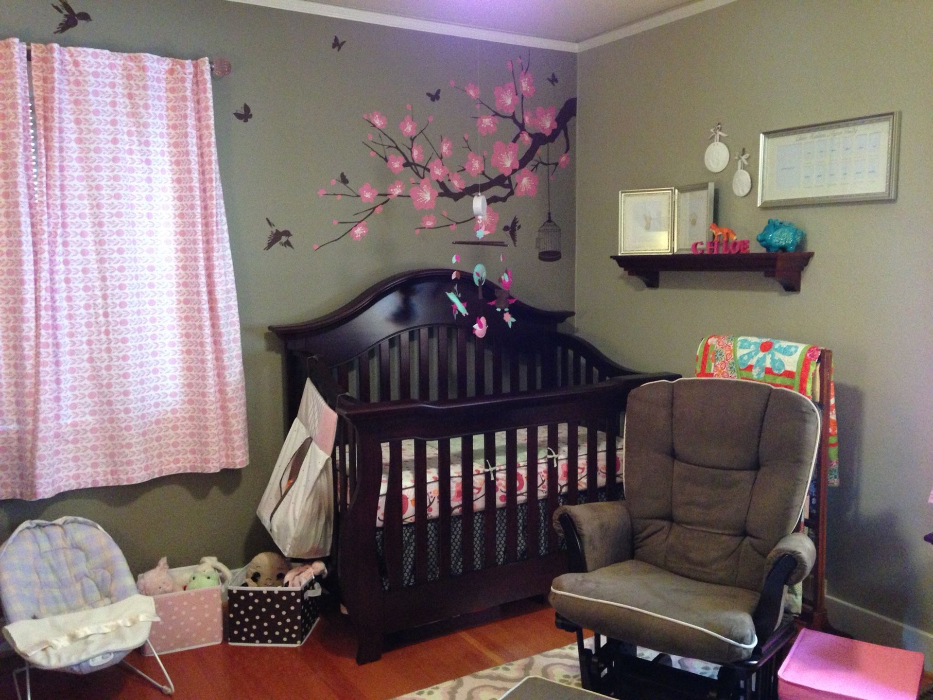 Baby Cache Oxford Crib, Toddler Bed, Full size bed conversion kit for Sale in Everett, WA OfferUp