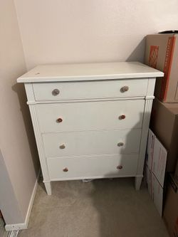 White 4-Drawer Dresser