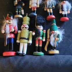 8 MINATURE NUT CRACKERS TAKE ALL FOR 5$