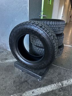 Set of 4 Sumitomo Encounter A/T Tires - 265/65R17 (Great Tread!)⁠