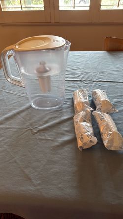 Brita Filter Pitcher and 4 carbon filters