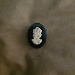 Black And White Vintage Cameo Broch