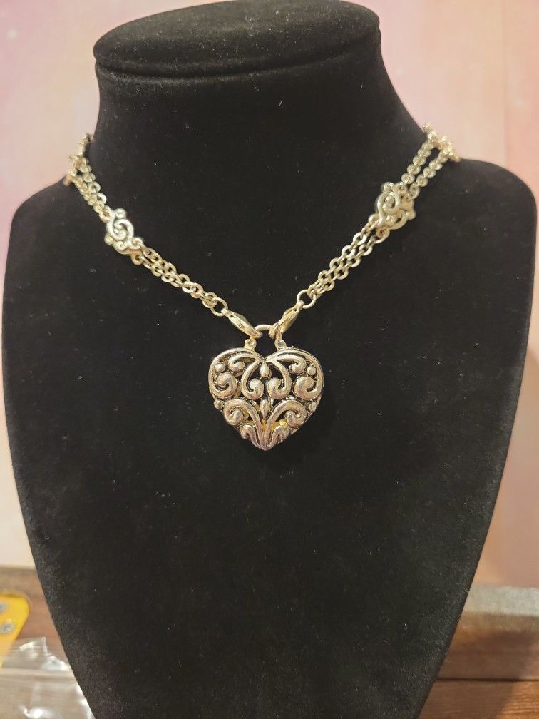 Spiral Heart Puff Pendant Silvertone 18" Necklace F8