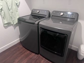 lg washer and dryer set. Gas dryer.