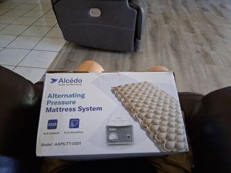 Alternating pressure mattress system