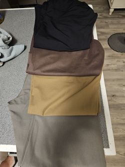 4 Pair Levi's Size 33x30