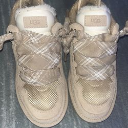 UGG SNEAKERS