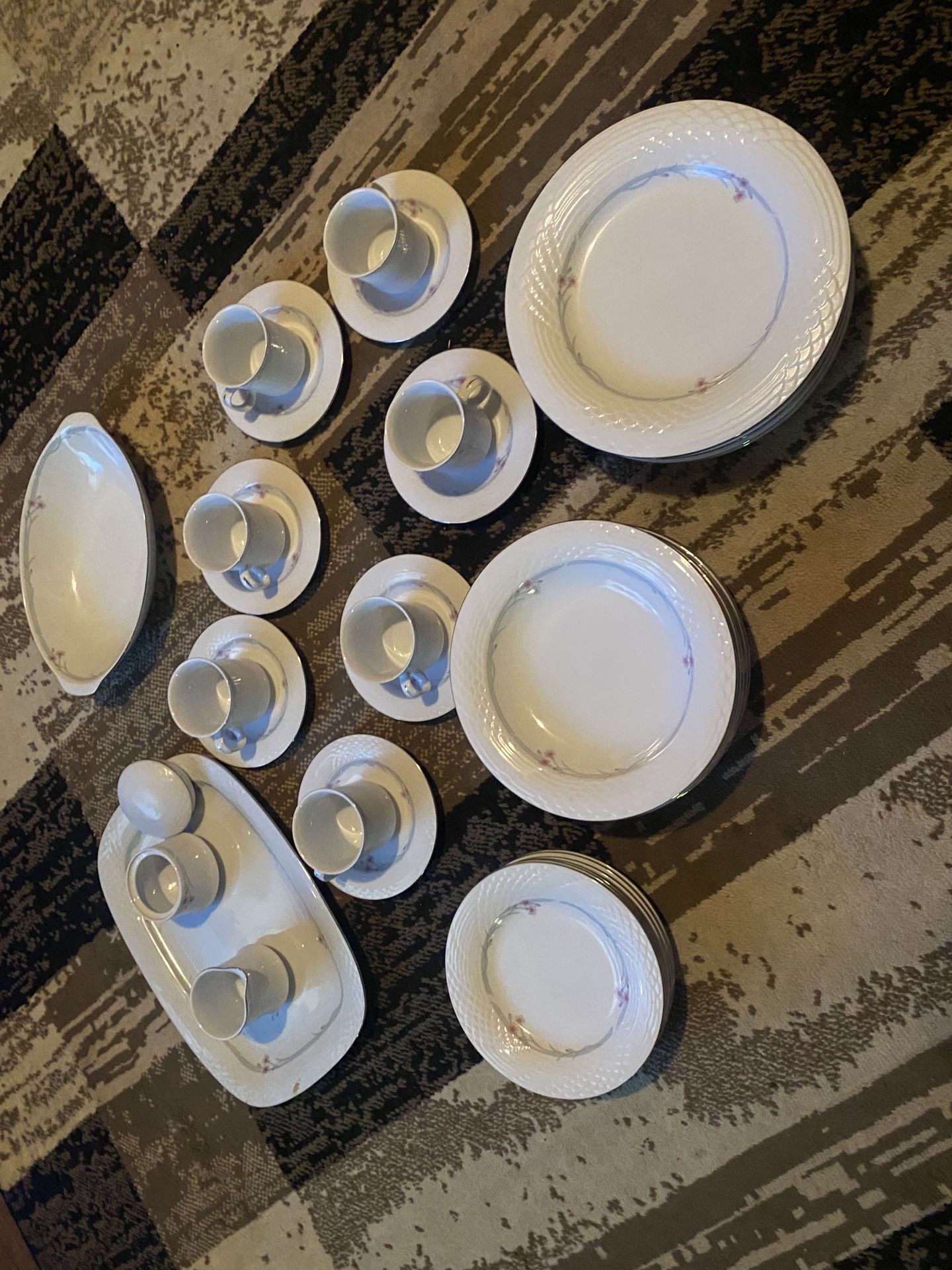 FINE CHINA (China Pearl) $80 OBO “40count”