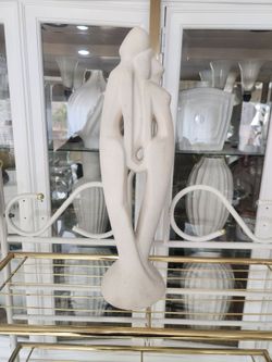 Figurine statue  of man and woman