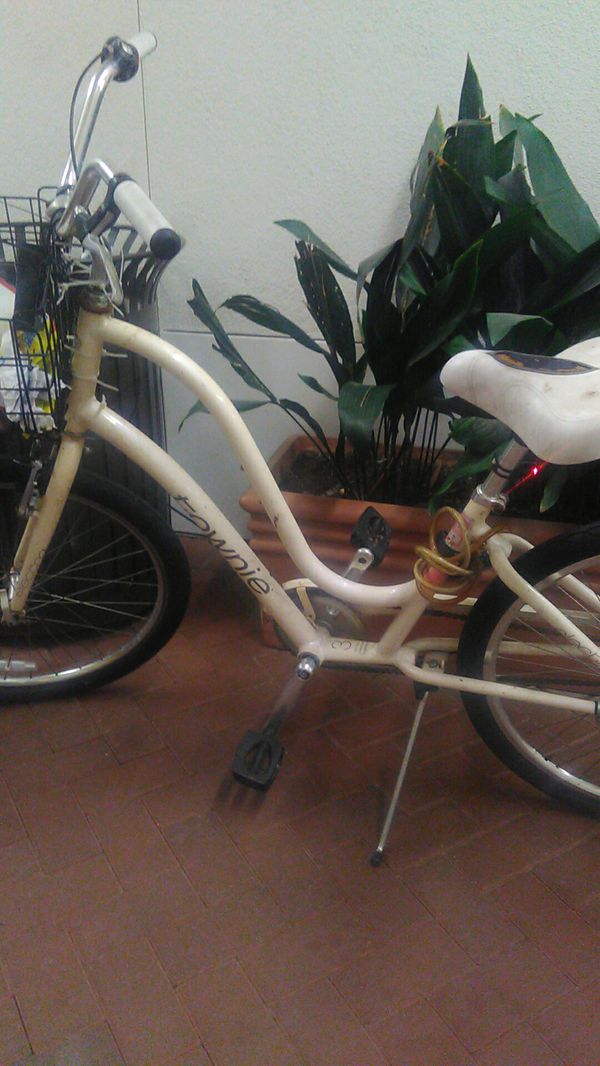 Women&#39;s townie Electra 3 speed for Sale in Costa Mesa, CA - OfferUp