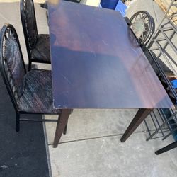 Dining Table And 3 Chairs 