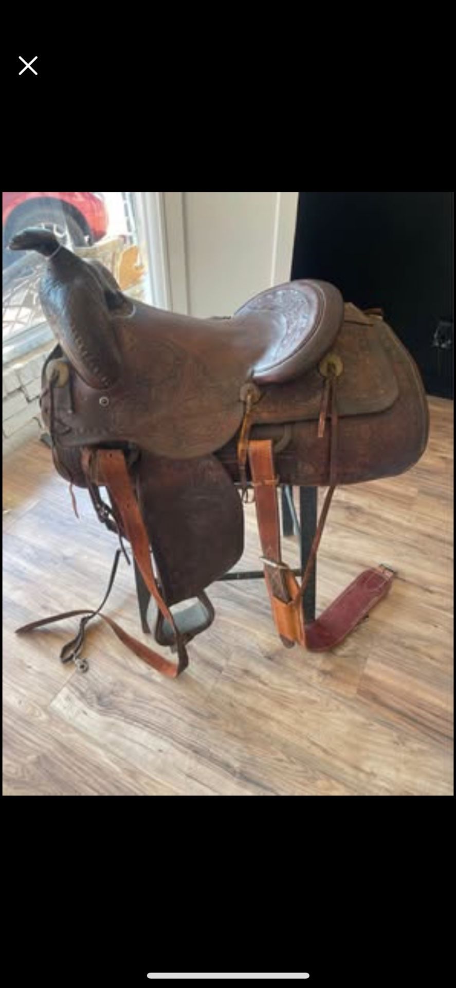Use Horse saddle sold has is plus saddle stand