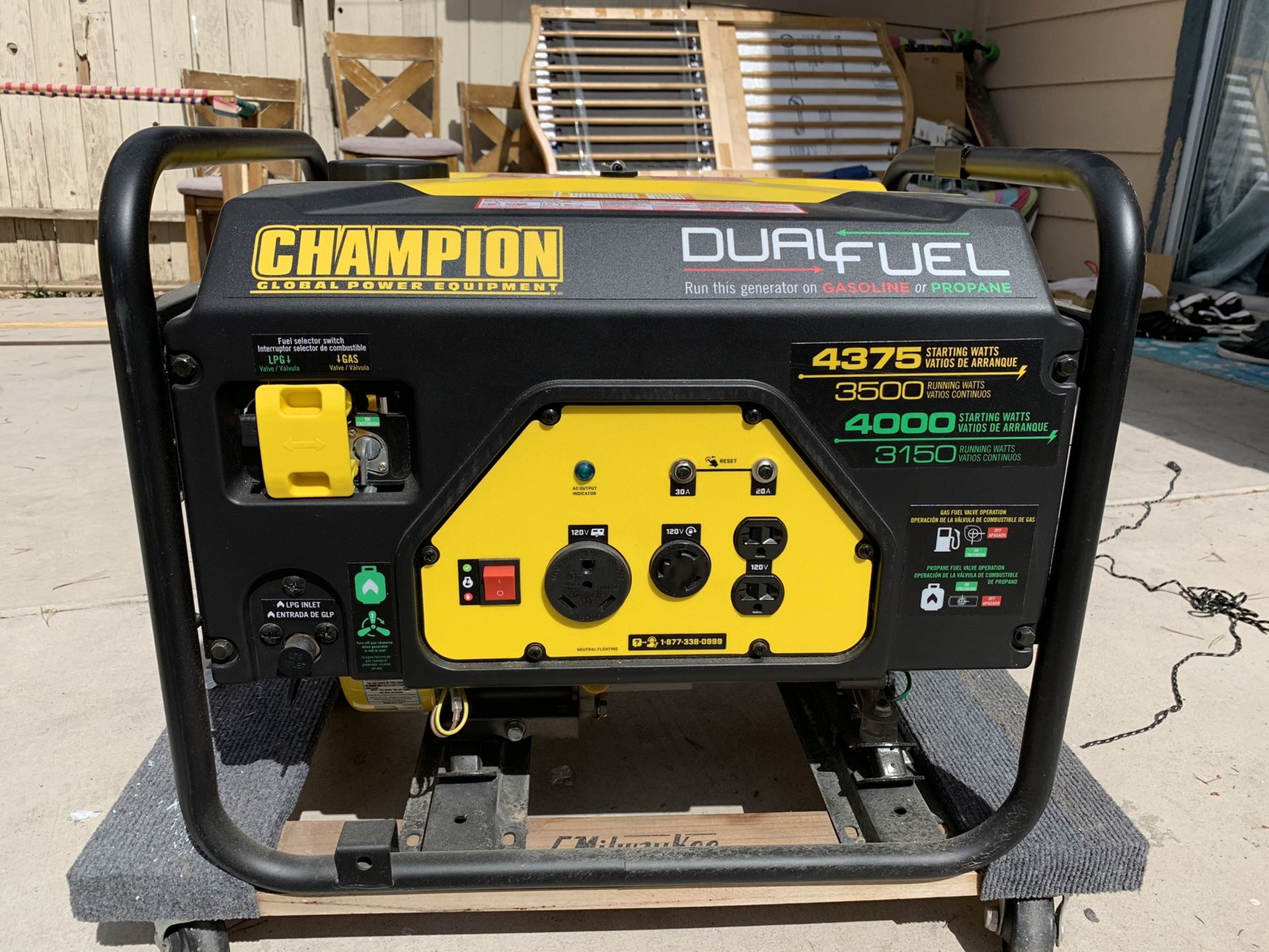 Champions 3500 watt Dual Fuel Generator lightly used