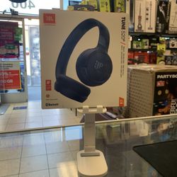 JBL Tune 520BT - Wireless On-Ear Headphones, Up to 57H Battery Life and Speed Charge, Lightweight, Comfortable and Foldable Design, Hands-Free Calls w