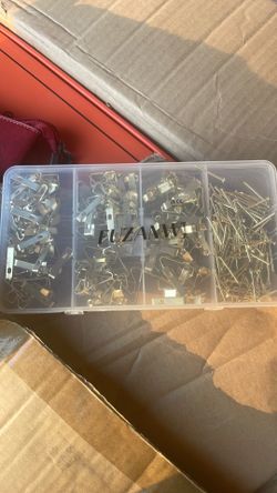 Picture hanging kit