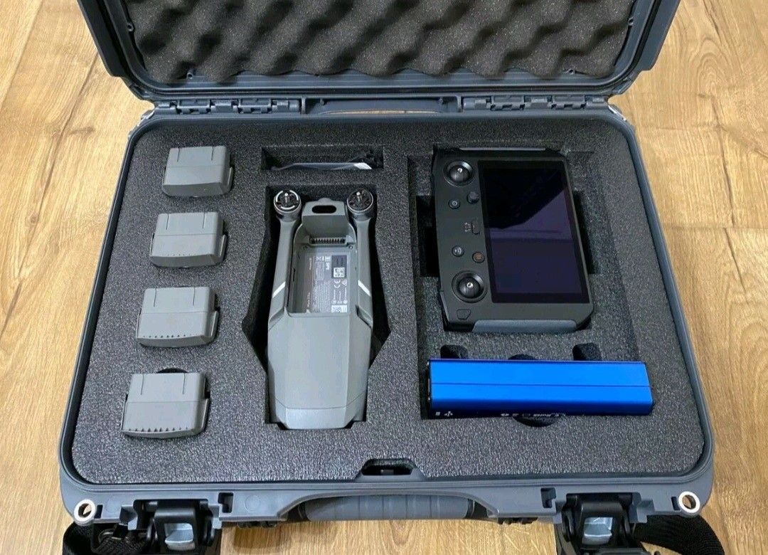 DJI Mavic 2 Pro Drone with Smart Controller, Nanook 925 water proof case kit