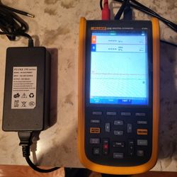 Fluke 123B Industrial ScopeMeter Dual-Input 20MHz HandHeld Oscilloscope
