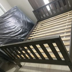 🎁BEAUTIFUL FULL SIZE BEDROOM SET: BED FRAME, MATRESS, BOXSPRING, DRESSER🎁